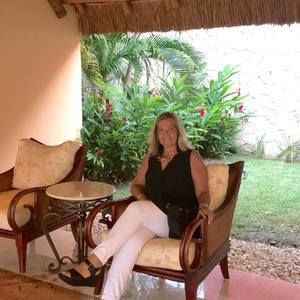 Meet your Posher, Dzenana